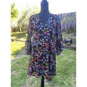 Calvin Klein Casual Dress Women's Size 2 Black Floral Flowy Ruffle Bell Sleeve